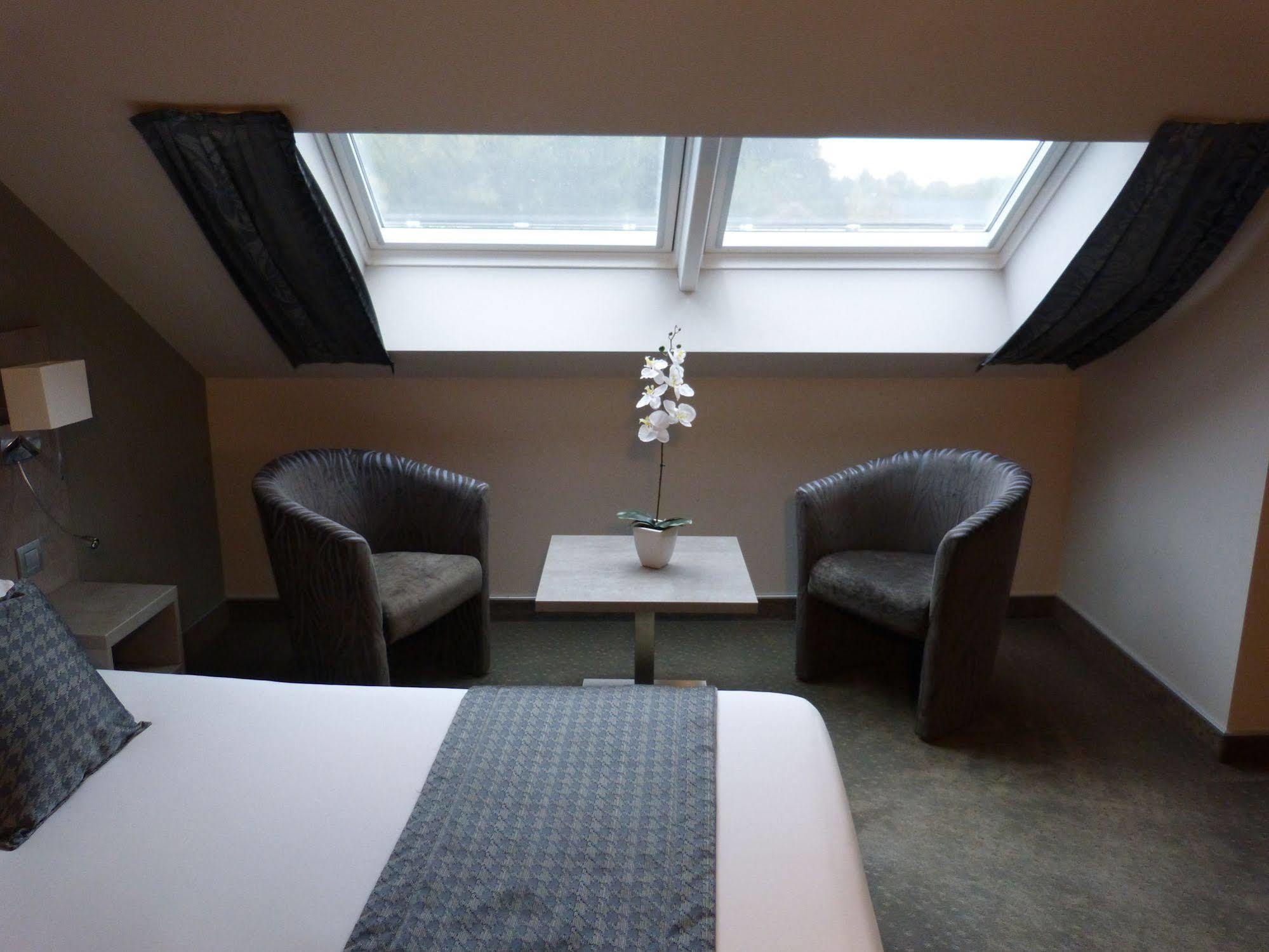 Hotel Saint Daniel Péruwelz Buitenkant foto