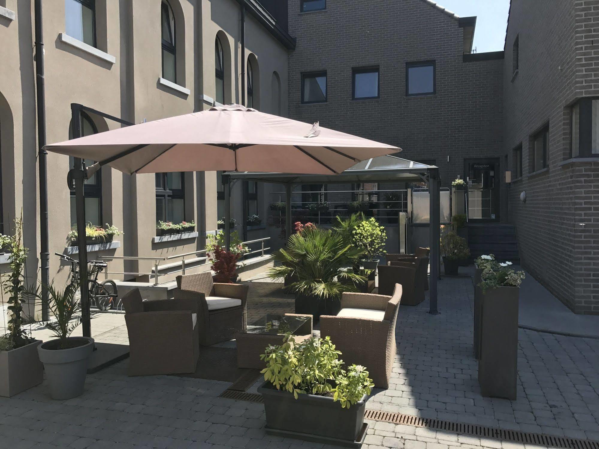 Hotel Saint Daniel Péruwelz Buitenkant foto