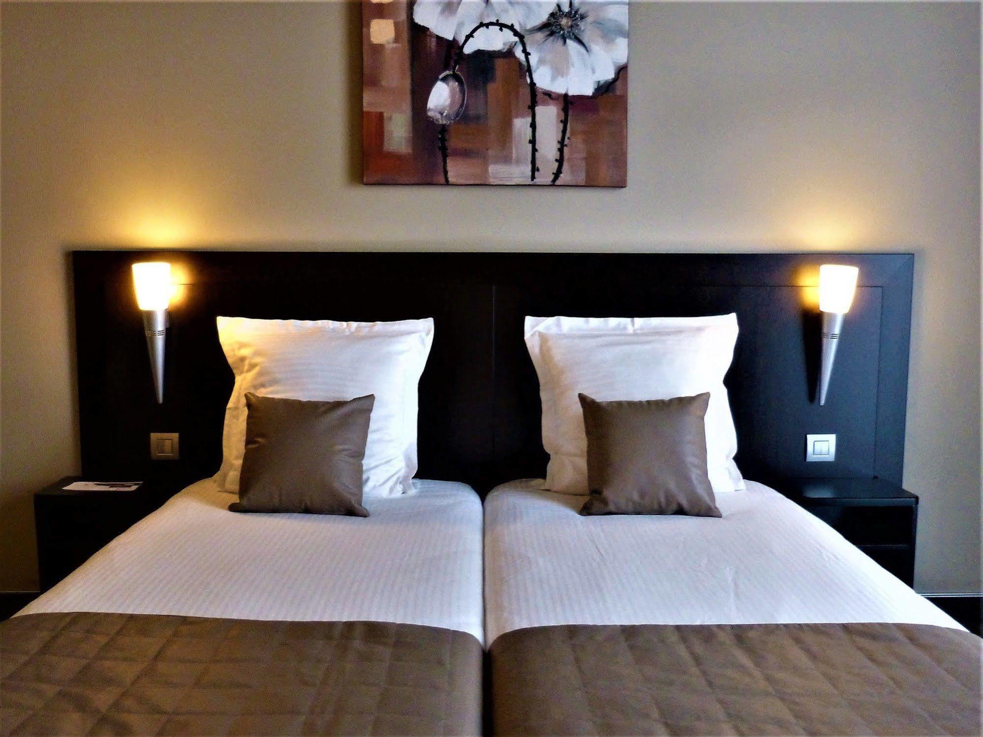 Hotel Saint Daniel Péruwelz Buitenkant foto